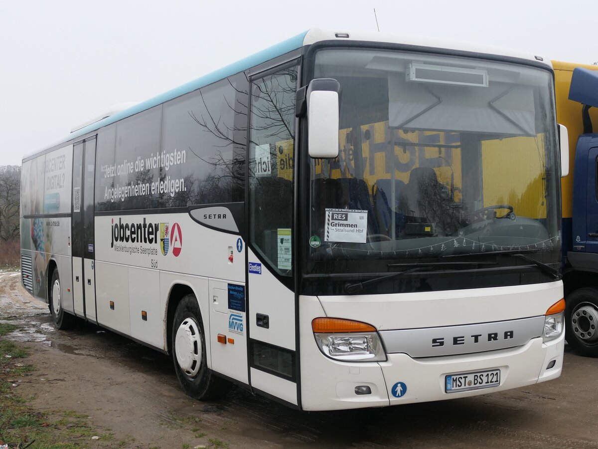 Setra 415 UL von Becker-Strelitz Reisen aus Deutschland in Neubrandenburg am 12.12.2021