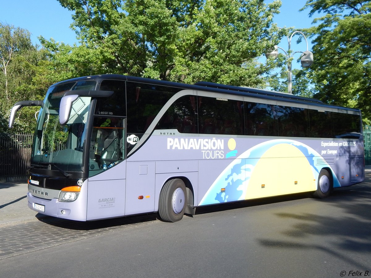 Setra 416 GT-HD von Panavision Tours aus Spanien in Berlin am 08.06.2016