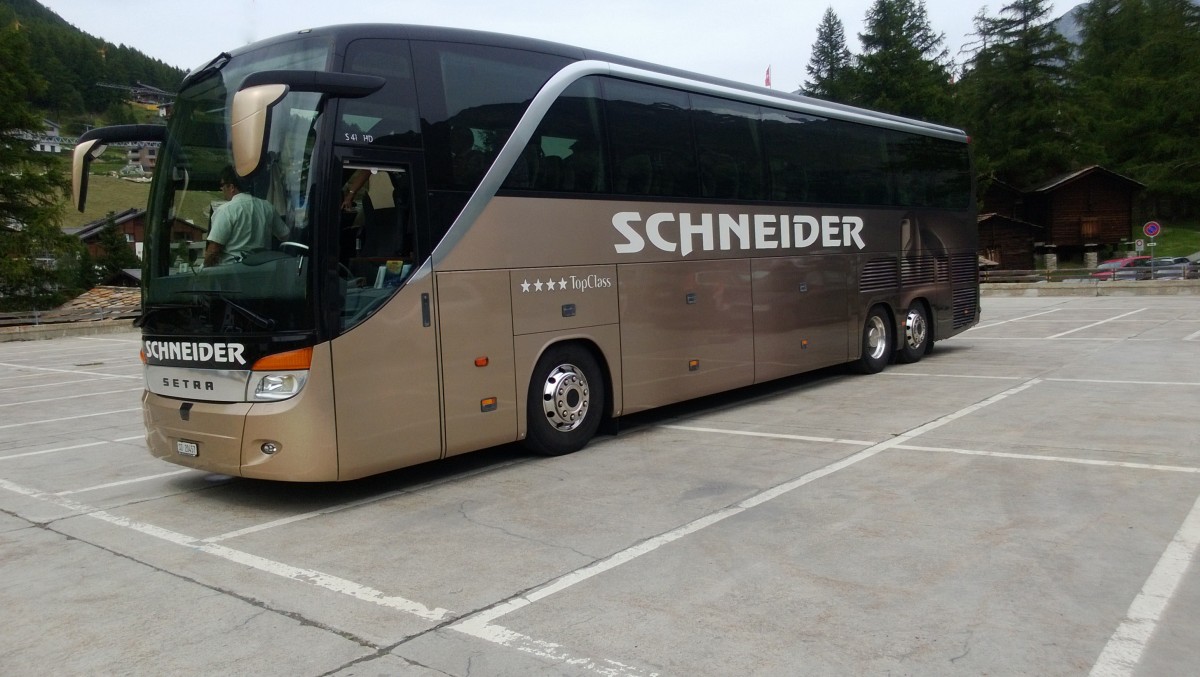 Setra 416 HDH in Saas Fee, Schneider Reisen und Transport AG, Langendorf, SO 20457, Aufgenommen am 6. August 2014