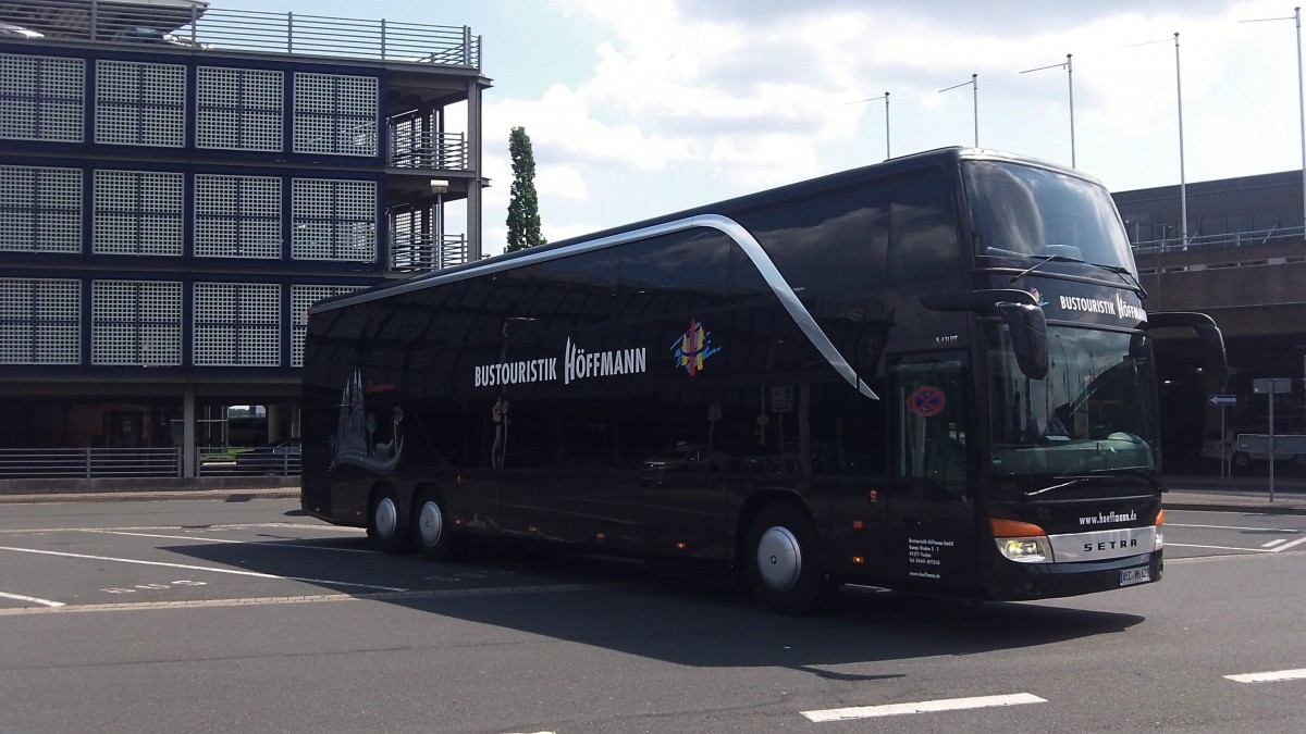 Setra 431 Dt, am Airport Hannover. Foto vom 06.07.2015