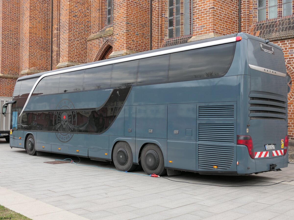 Setra 431 DT von Berlin-Rock-Coaches aus Deutschland in Neubrandenburg am 06.03.2022