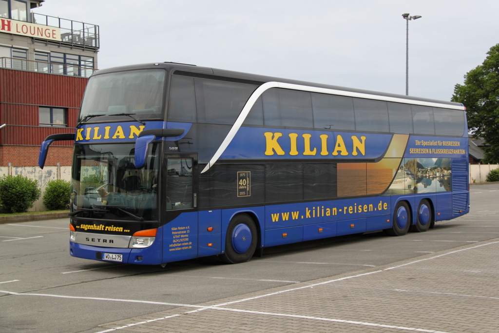 Setra 431 DT von Kilian Reisen stand am Morgen des 27.05.2016 in Warnemnde.