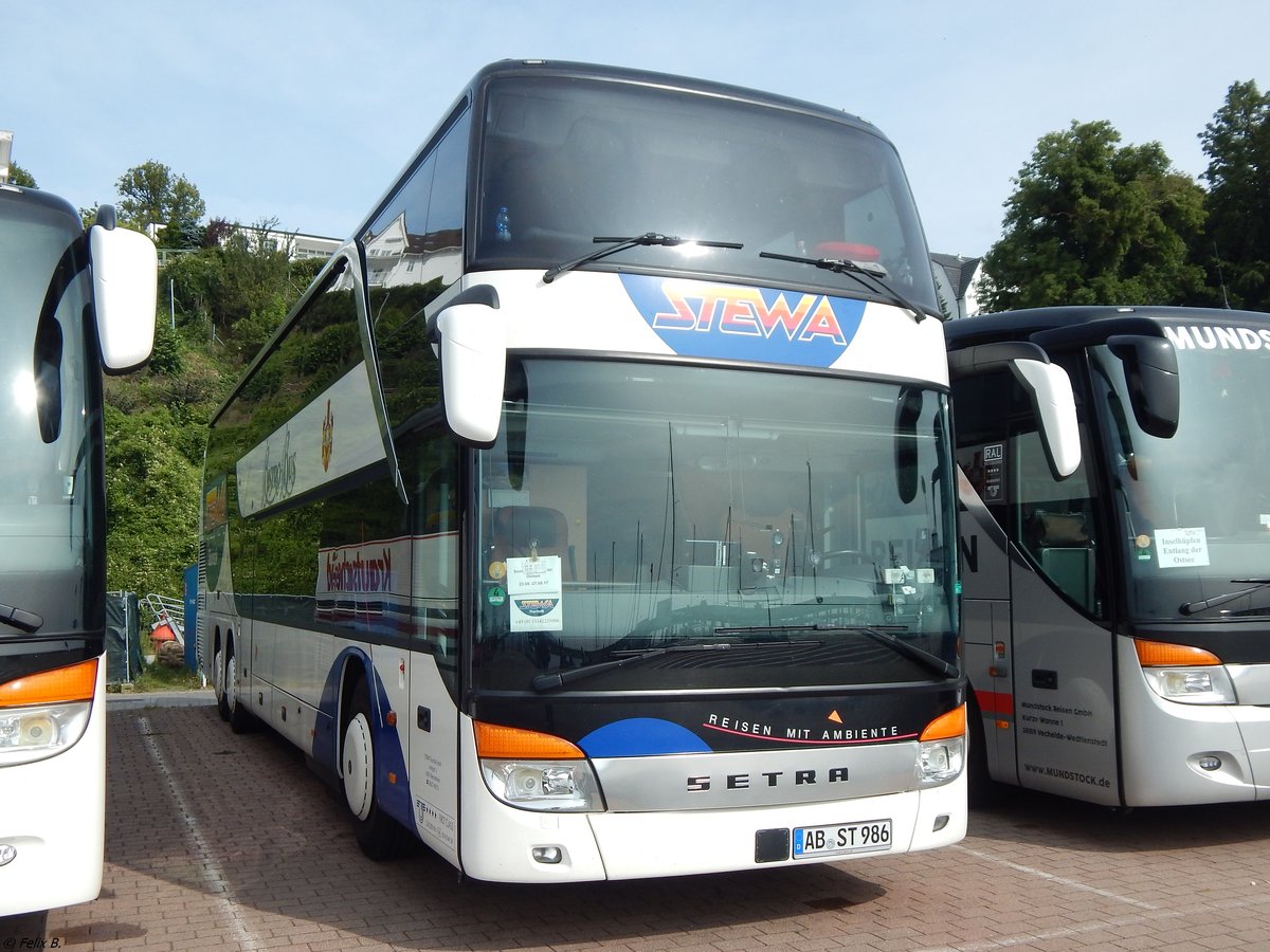 Setra 431 DT von Stewa aus Deutschland im Stadthafen Sassnitz am 26.08.2017