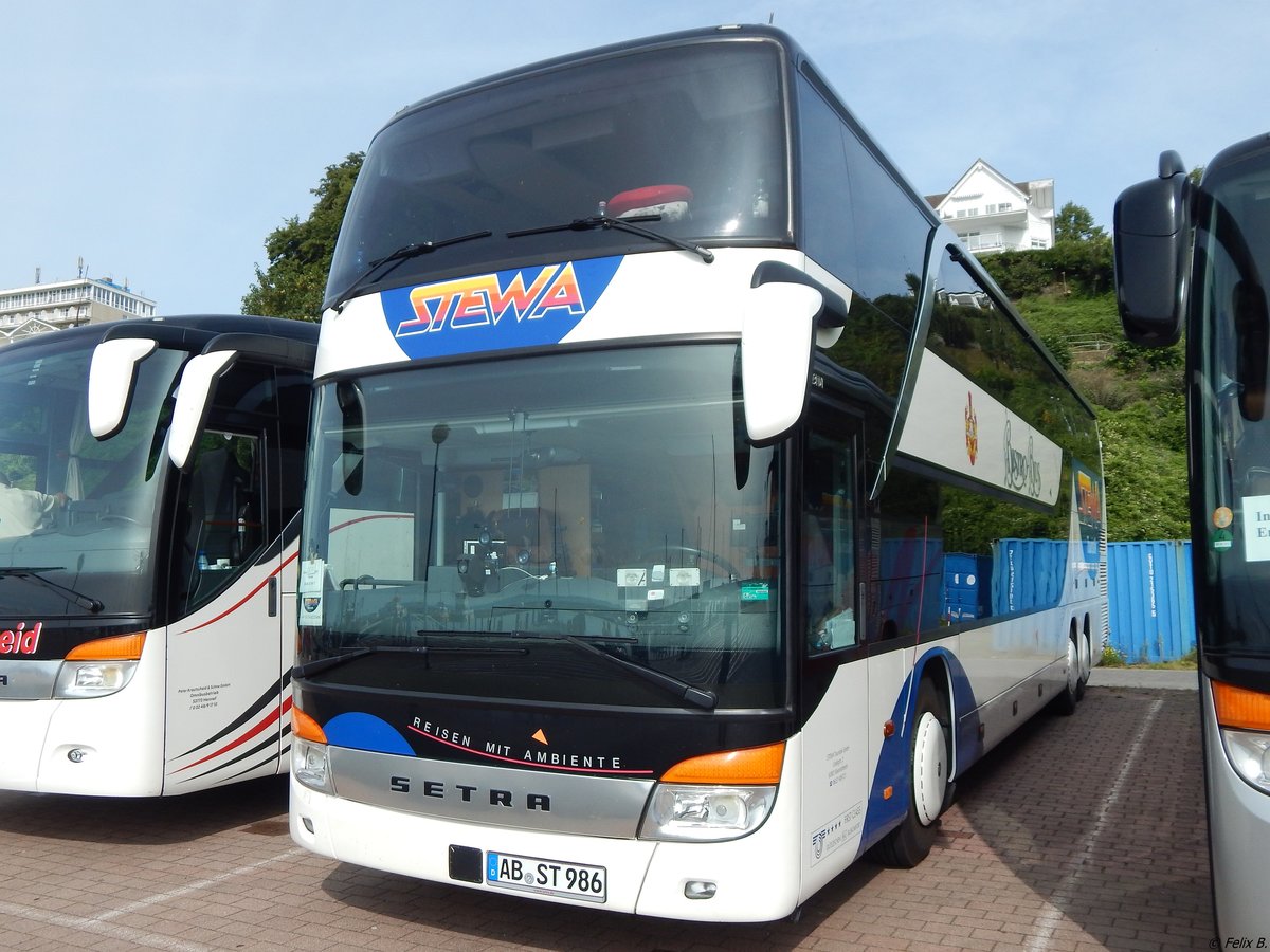 Setra 431 DT von Stewa aus Deutschland im Stadthafen Sassnitz am 26.08.2017