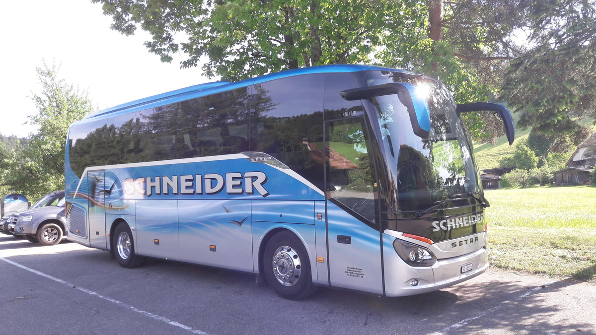 Setra 511 HD (SO 28915) in Schafhausen im Emmental, Schweiz, Schneider Reisen und Transport AG, Langendorf, Aufgenommen am 24. Mai 2017