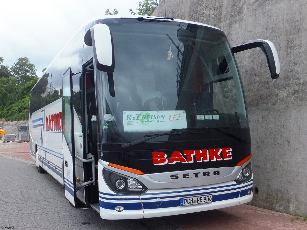 Setra 515 HD von Bathke aus Deutschland im Stadthafen Sassnitz am 11.07.2014