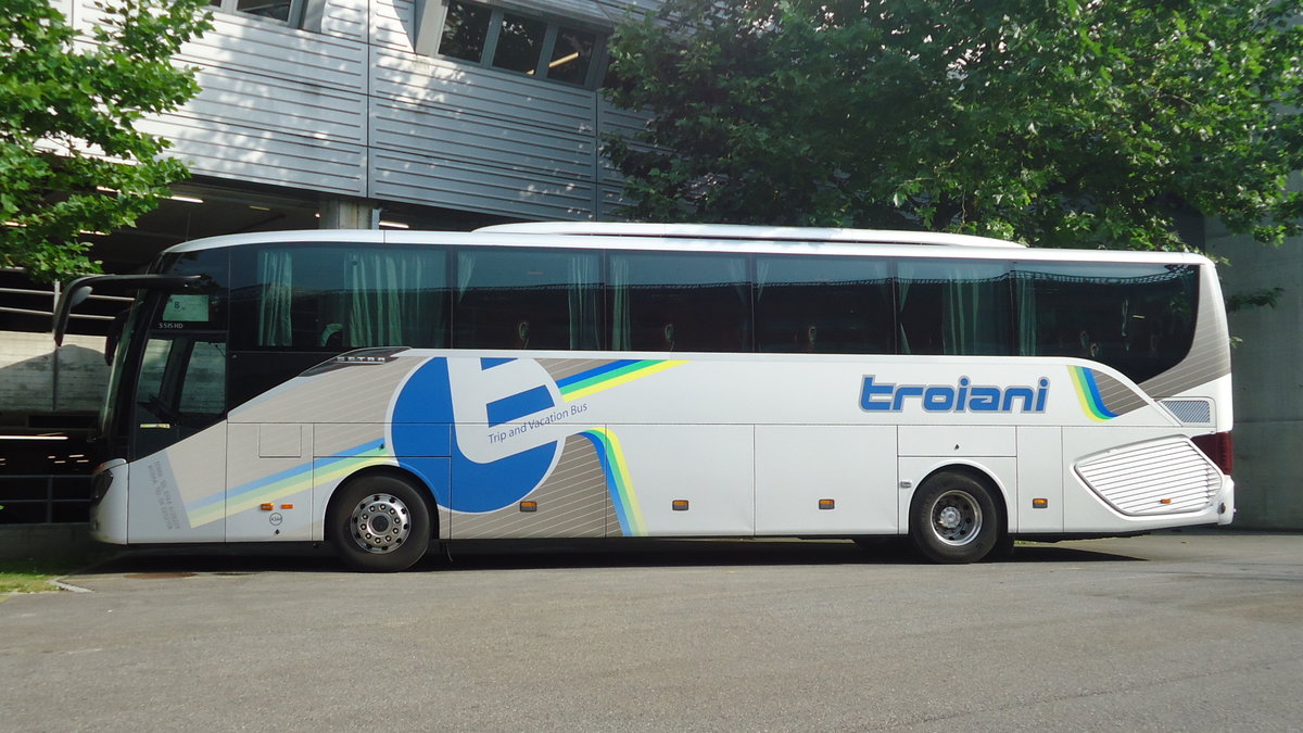 Setra 515 HD Troiani, Schönbühl juillet 2015

Plus de photos sur : https://www.facebook.com/AutocarsenSuisse/ 