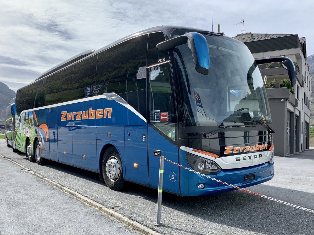 Setra 516 HD 5 von Zerzuben am 5.4.21 bei der Garage in Eyholz abgestellt.