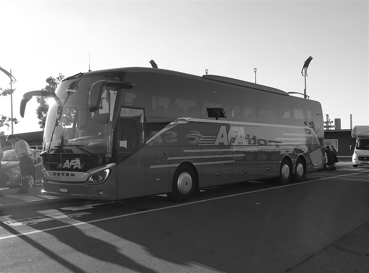 Setra 516 HD AFA (Adelboden-Frutigen), aire de repos de Bavois juillet 2016

Plus de photos sur : https://www.facebook.com/AutocarsenSuisse/