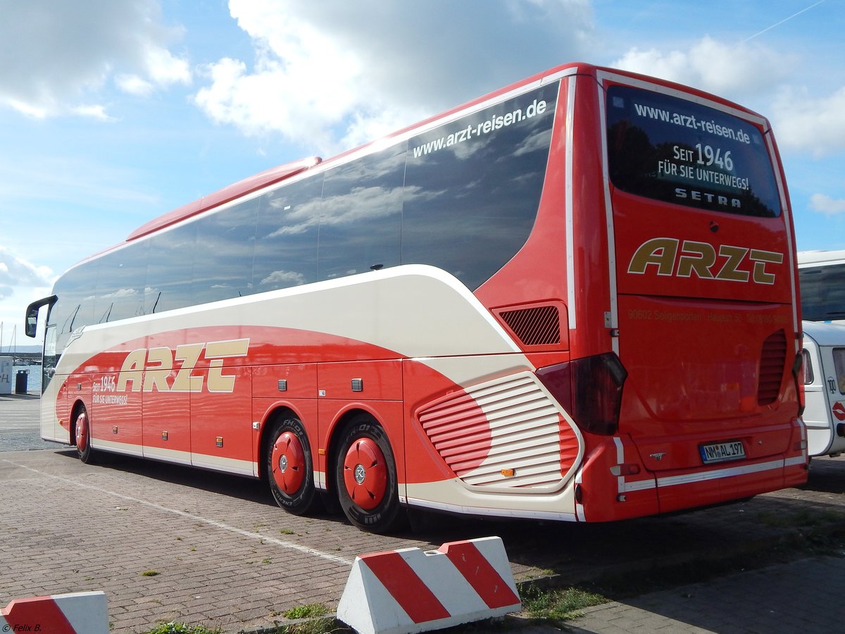 Setra 516 HD von Arzt aus Deutschland im Stadthafen Sassnitz am 16.09.2018