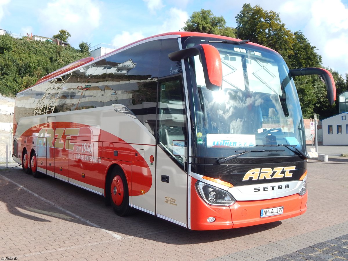Setra 516 HD von Arzt aus Deutschland im Stadthafen Sassnitz am 16.09.2018