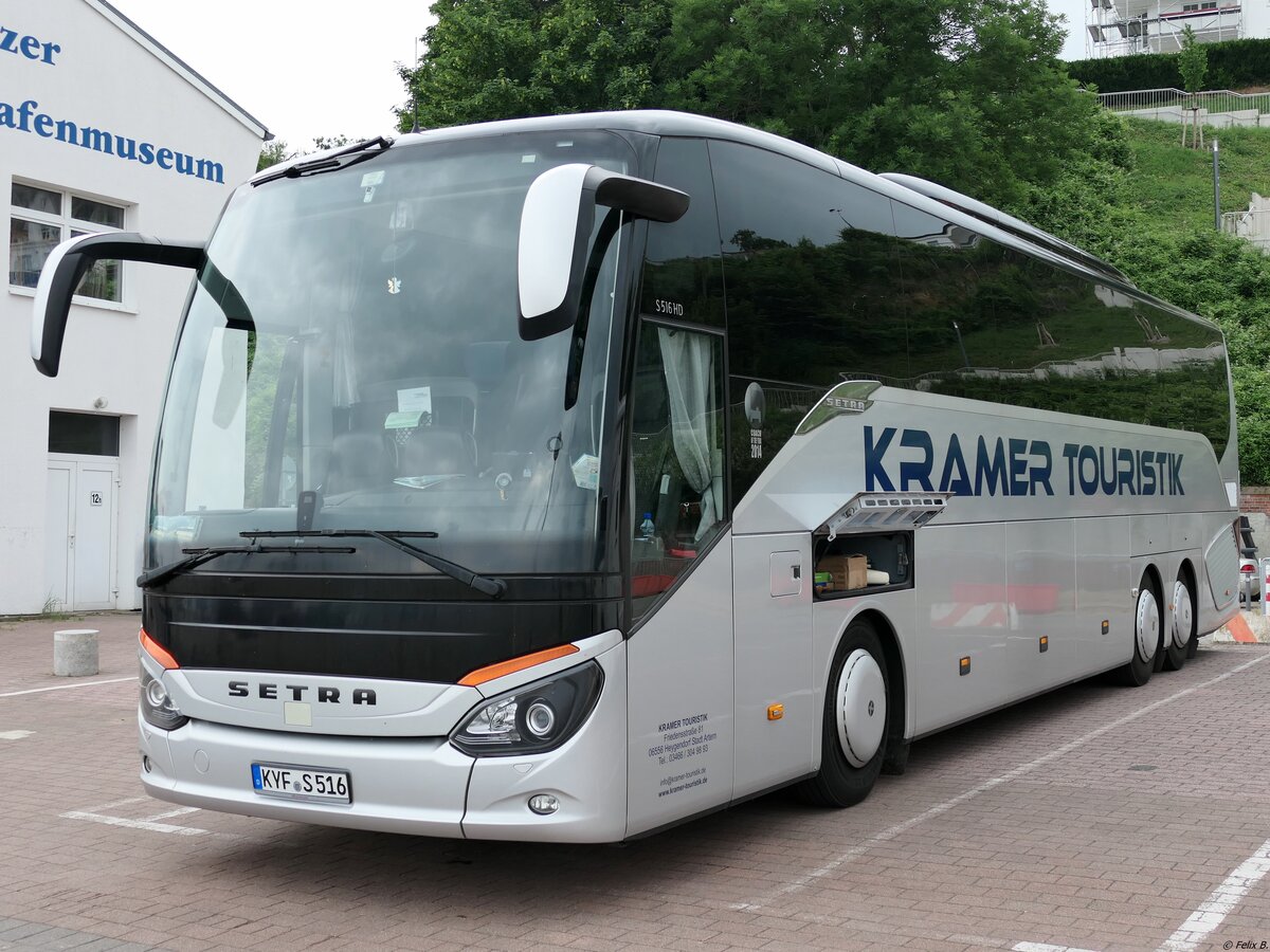 Setra 516 HD von Kramer Touristik aus Deutschland im Stadthafen Sassnitz am 27.06.2021