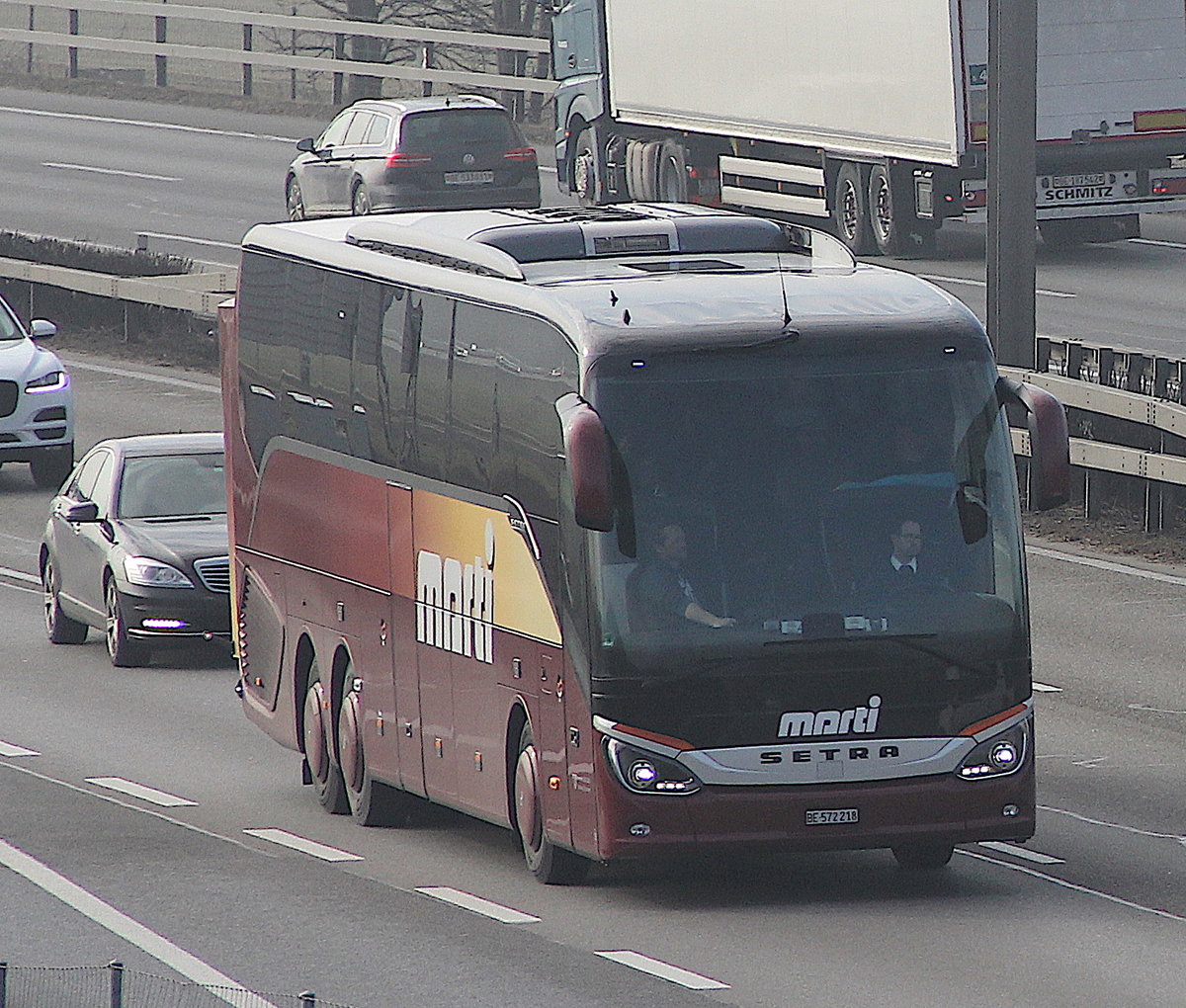 Setra 516 HD n° 18 Marti, près de Berne février 2017

Plus de photos sur : https://www.facebook.com/AutocarsenSuisse/