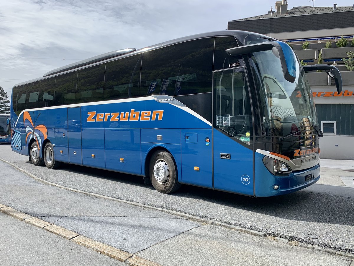 Setra 516 HD Nr. 10 von Zerzuben am 5.4.21 bei der Garage in Eyholz abgestellt.