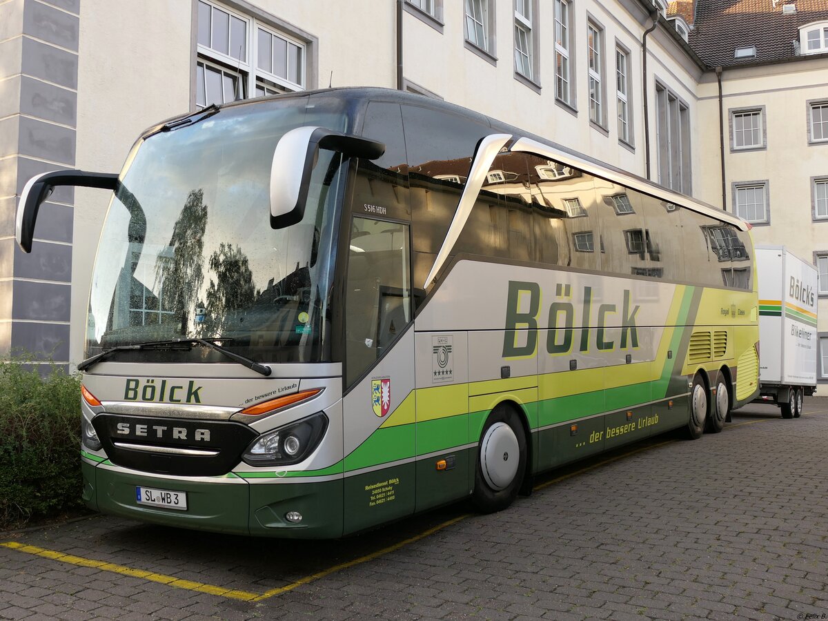 Setra 516 HDH von Bölck aus Deutschland mit Anhänger in Sassnitz am 22.08.2020