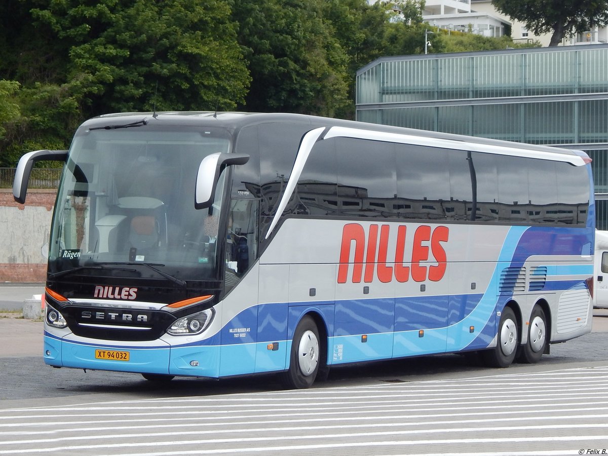 Setra 517 HDH von Nilles aus Dänemark im Stadthafen Sassnitz am 26.05.2016