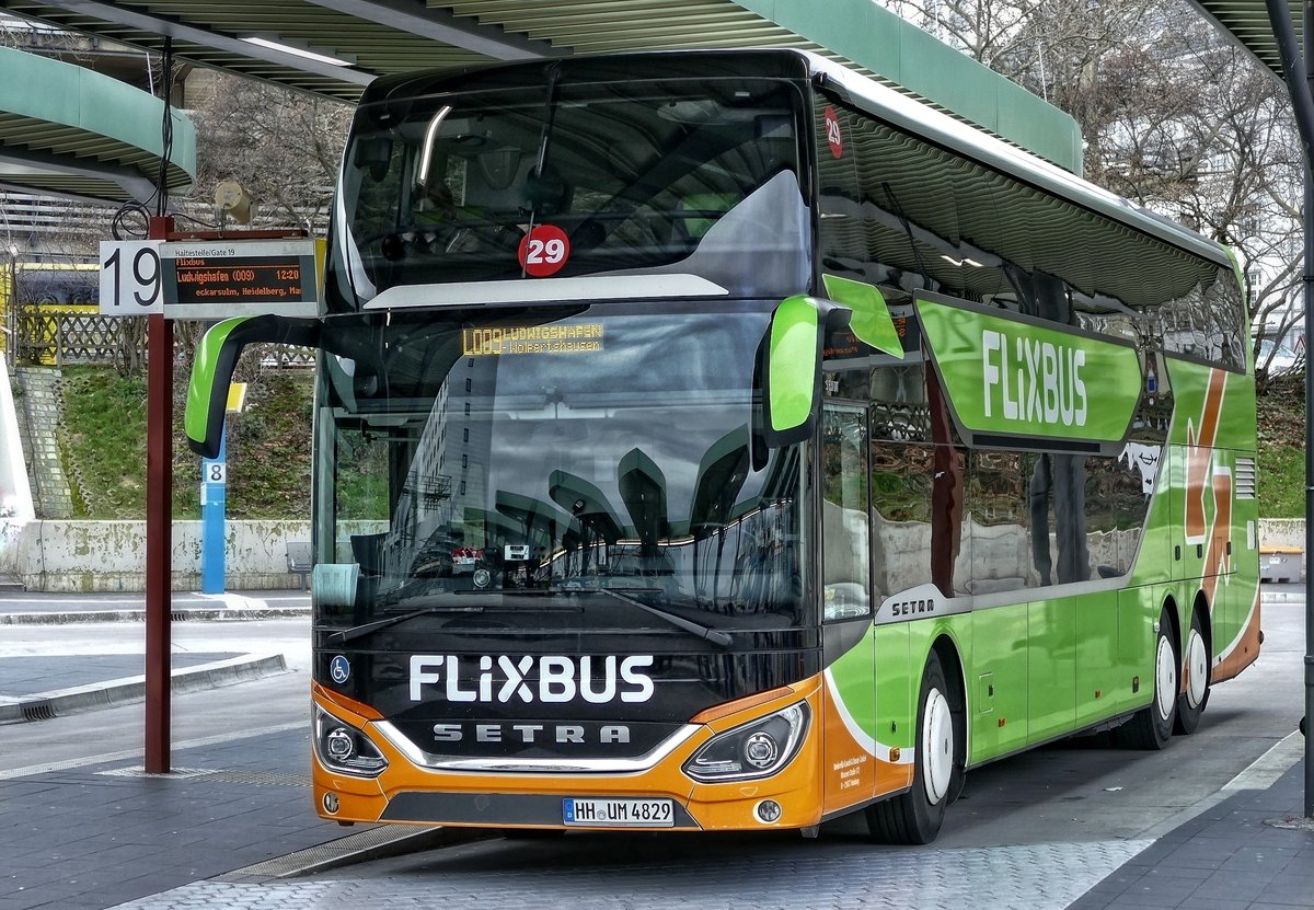 Setra 531 DT von umbrella /Flixbus, hier am Berlin -ZOB im Februar 2020.