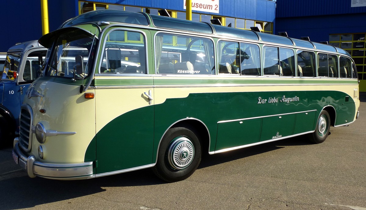Setra, Oldtimer-Reisebus, ausgestellt zum Europatreffen historischer Busse in Sinsheim, April 2014