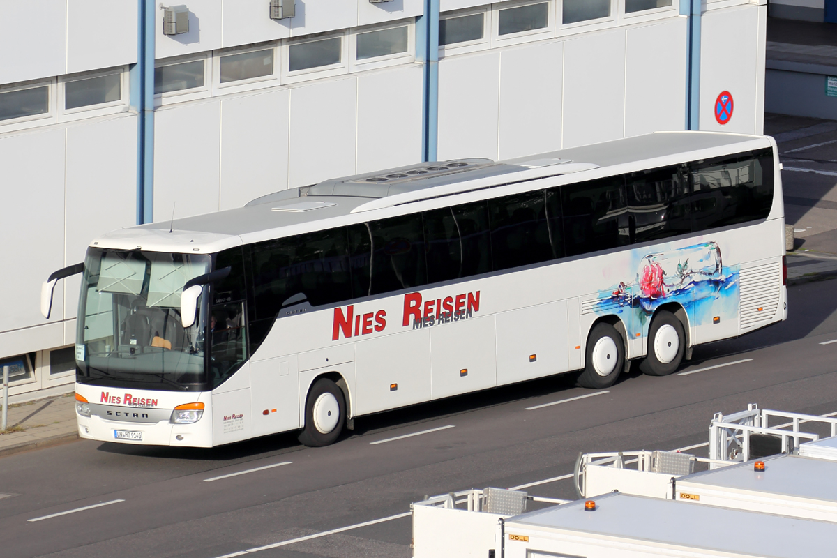 SETRA Reisebus der Firma Nies am Flughafen Düsseldorf 1.11.2017