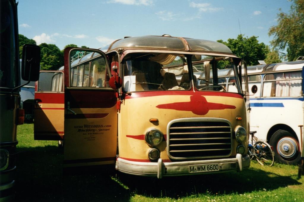 Setra S 11  Wiessmann , Bj. 1957, Setra Veteranen-Club Ulm 2000