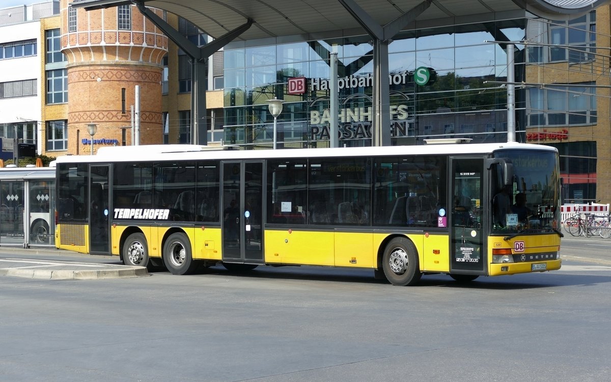 Setra S 319 NF, Wagen '320' vom Omnibus und Reisedienst der 'Tempelhofer' KG, hier im SEV. Potsdam im September 2020.