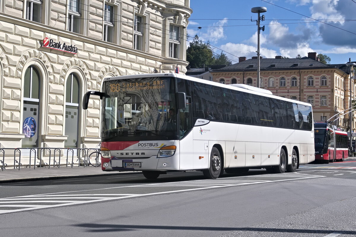 Setra S 400er-Serie von Postbus (BD-15444) als Linie 160 in Salzburg, Mirabellplatz. Aufgenommen 21.9.2022.
