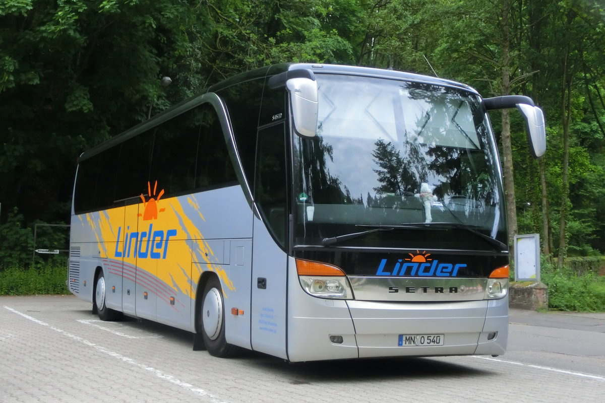 Setra S 415 HD von Linder Reisen am 23.05.2017 in Bad Bergzabern