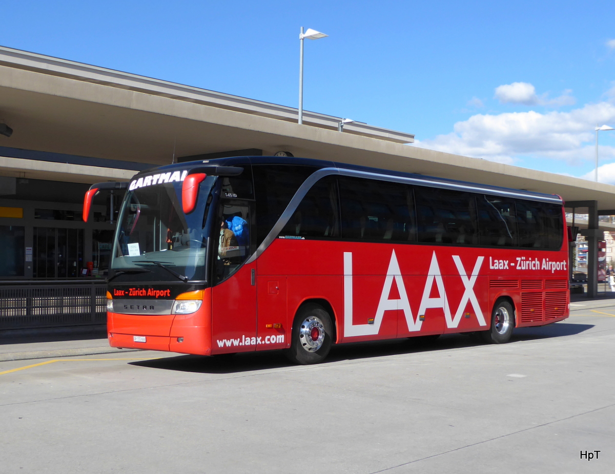 Setra S 415 HD Reisebus unterwegs in der Stadt Chur am 26.03.2016