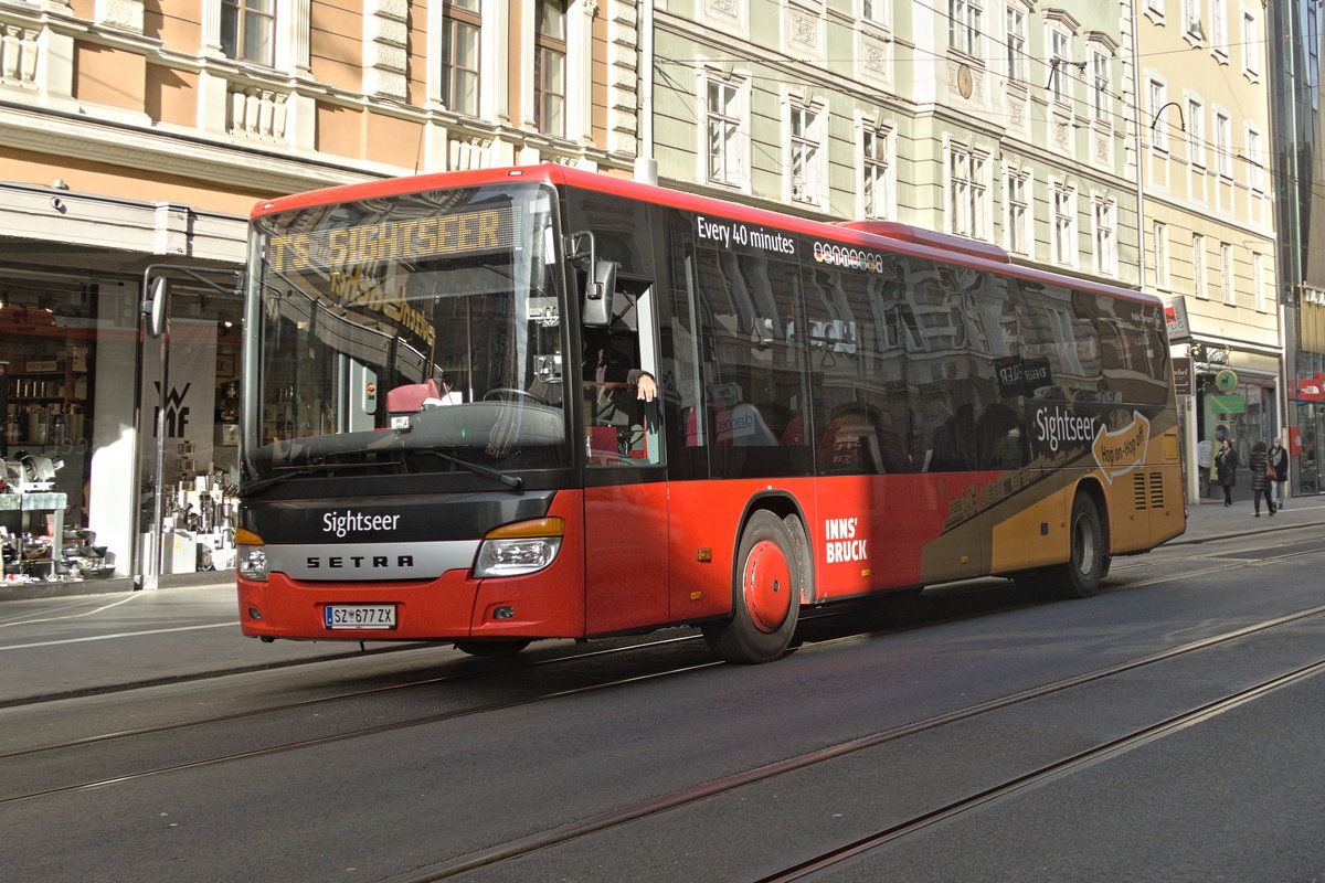Setra S 415 LE business (SZ-677ZX) als Linie TS - Sightseer in der Anichstraße in Innsbruck. Aufgenommen 20.2.2020.