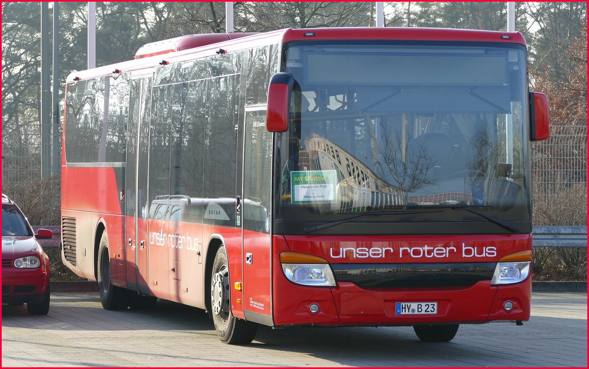 Setra S 415 LE business (HY B 23) von 'urb -unser roter bus GmbH'. Als Messe Shuttle zur IGW (Grüne Woche), Berlin Messe -Süd im Januar 2020.