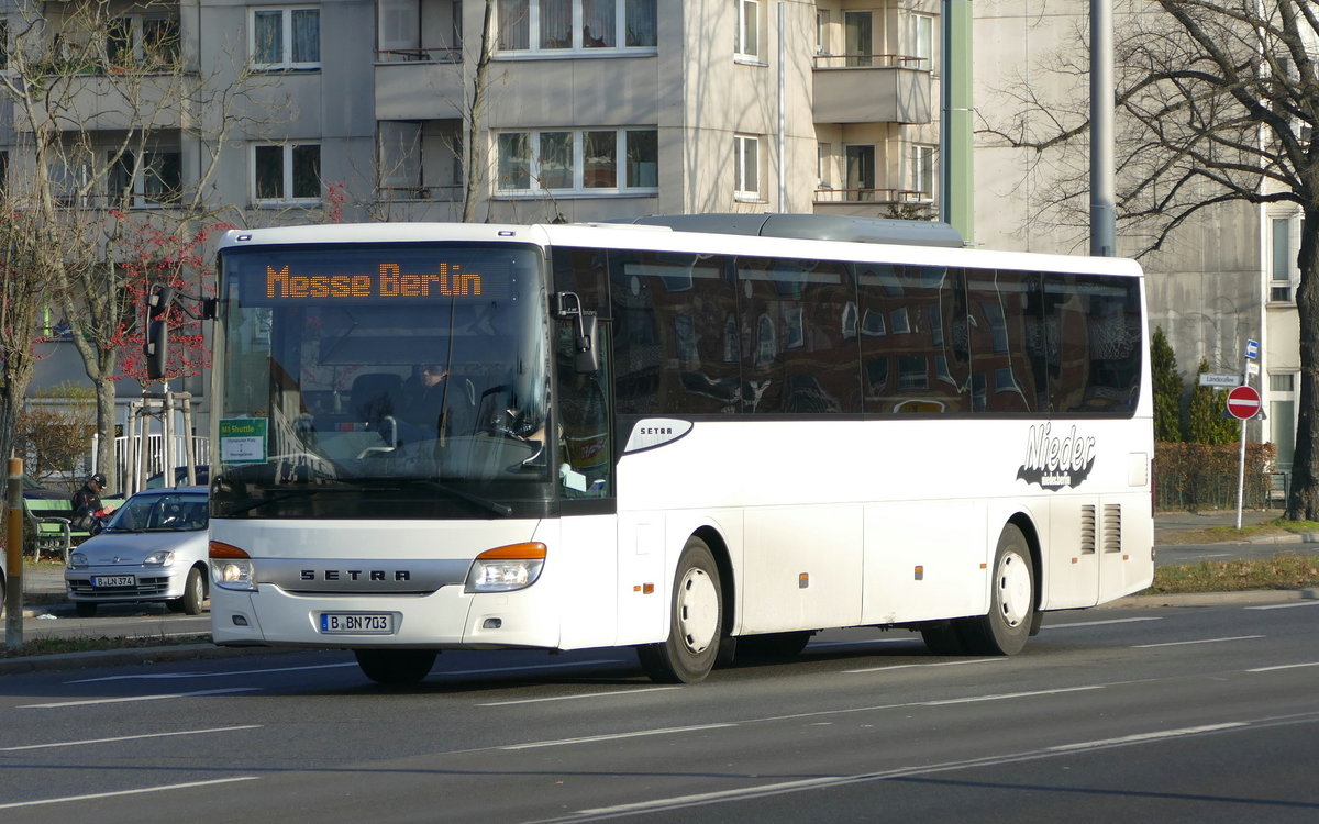 Setra S 415 UL business vom Bus Betrieb Nieder GmbH. Als Shuttle Service zur Intl.Grünen Woche /IGW 2020, Berlin -Charlottenburg im Januar 2020.