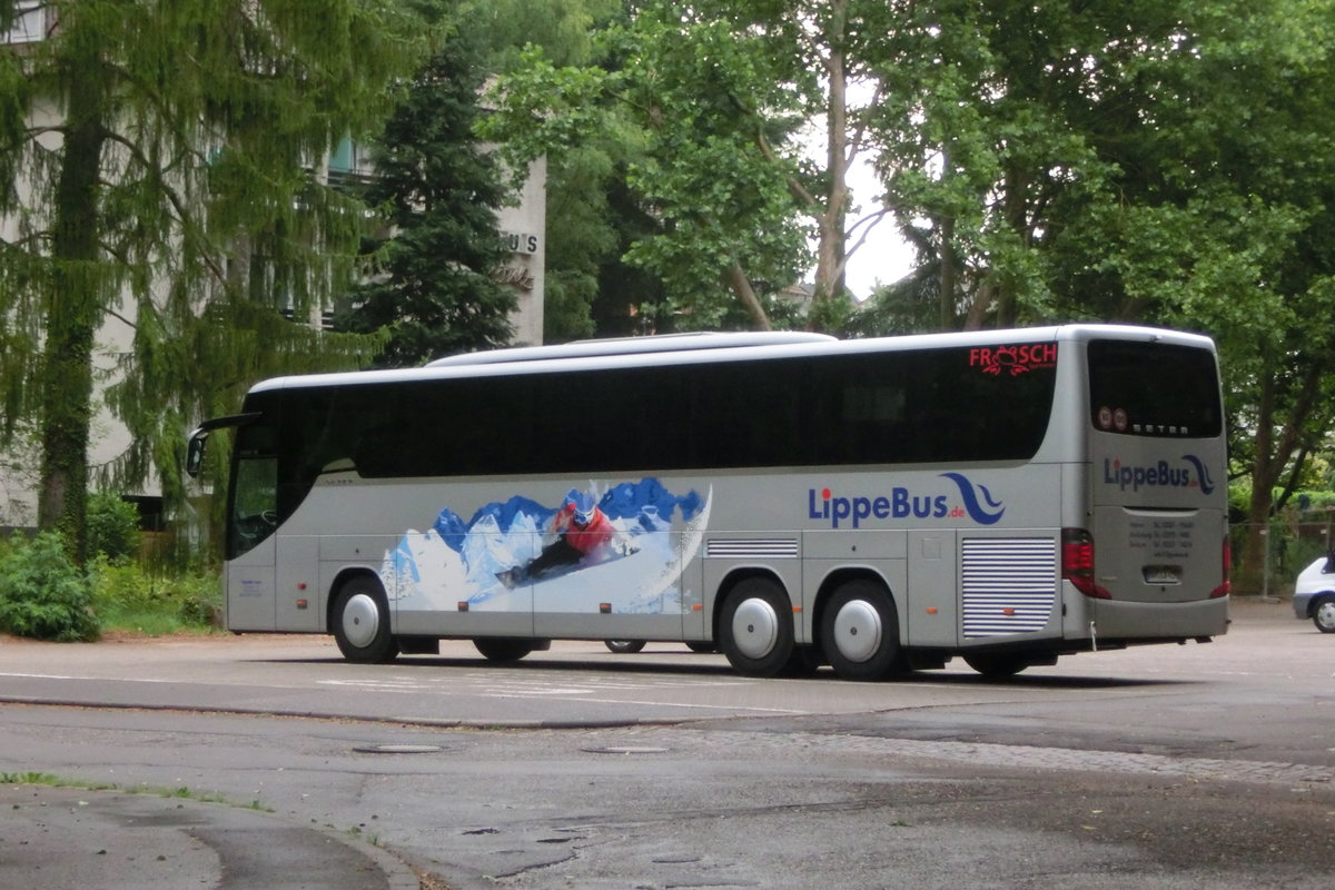 Setra S 416 GT-HD von Lippe Bus am 26.6.2017 in Bad Bergzabern
