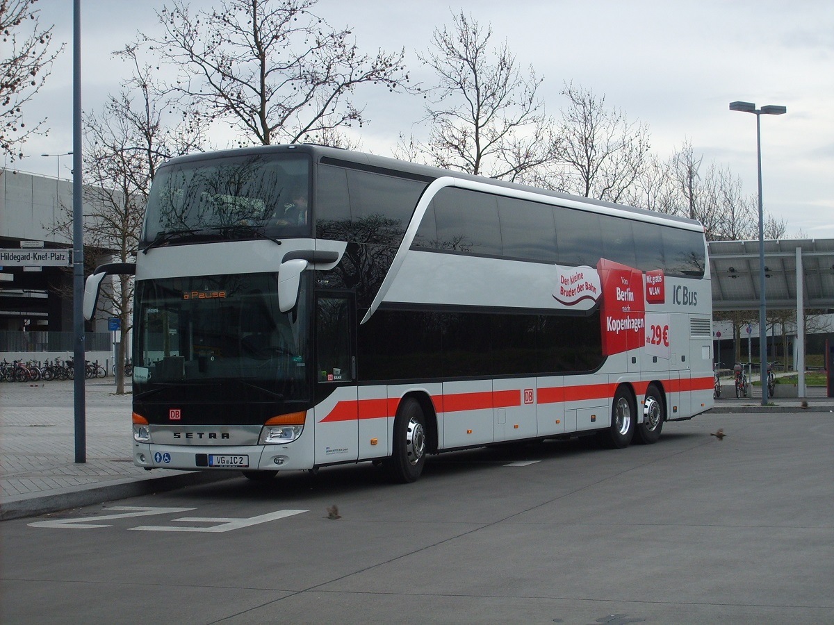 Setra S 431 DT - VG IC 2 - in Berlin, Bahnhof Südkreuz (Hildegrad-Knef-Platz) - am 14-April-2015