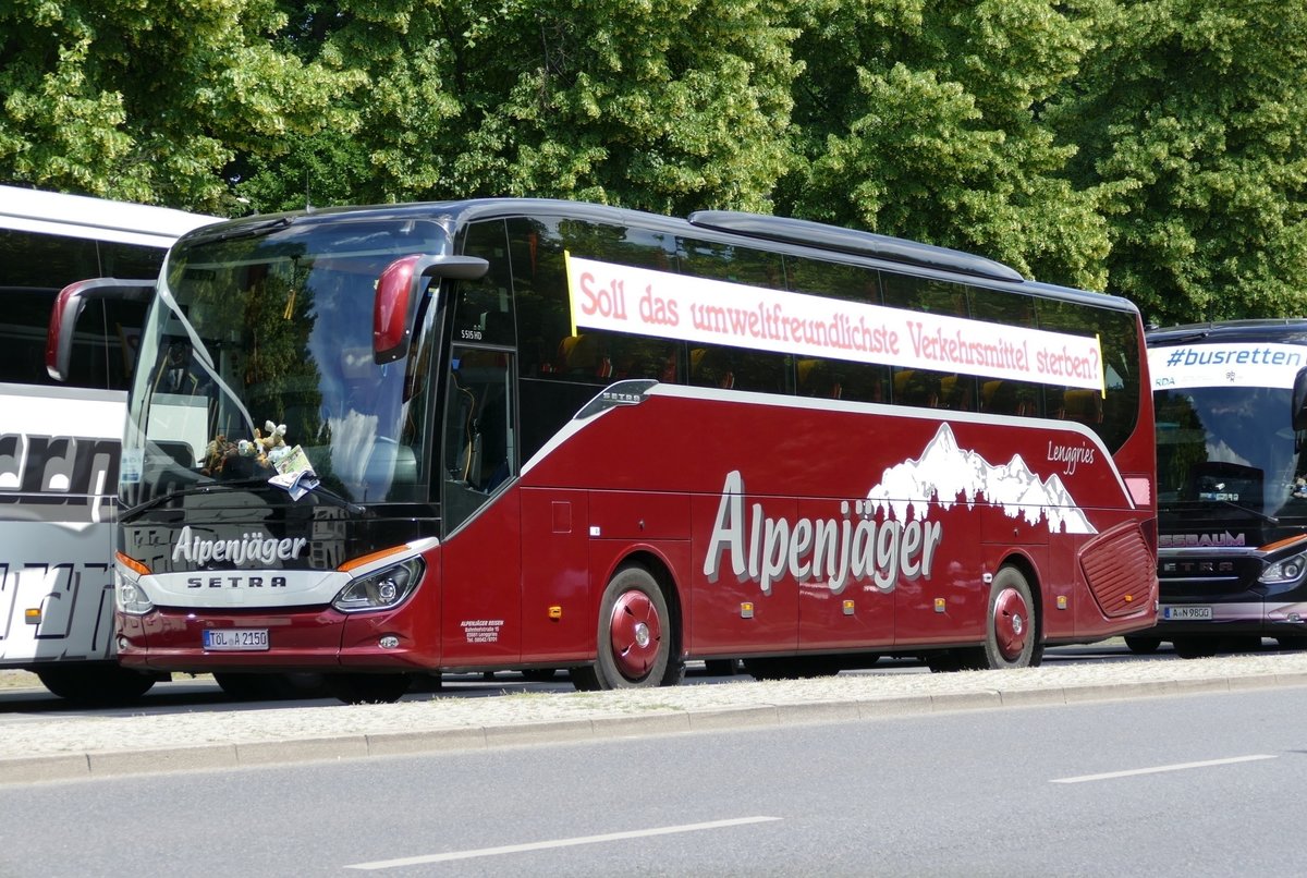 Setra S 516 HD, 'Alpenjäger Reisen'. Busdemo, Berlin im Juni 2020. (#busretten)