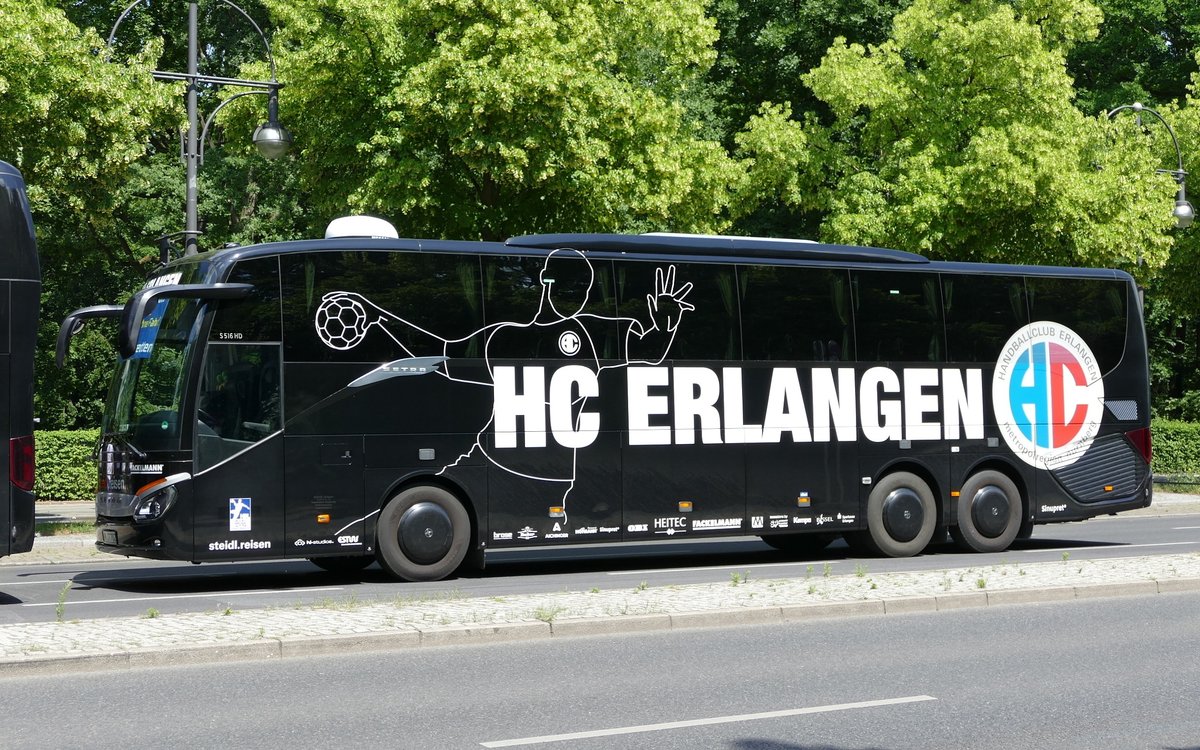 Setra S 516 HD, 'steidl.reisen' /HC Erlangen Mannschaftsbus. Busdemo, Berlin im Juni 2020. (#busretten)