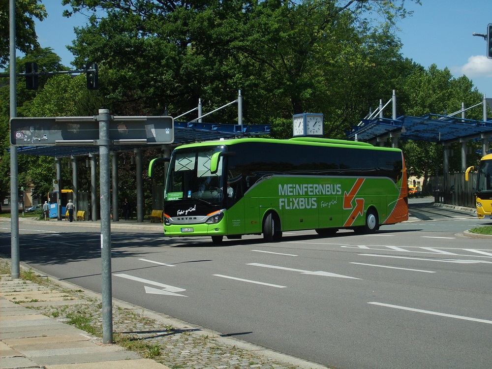 Setra S 516 HD/2 - ERZ JX 105 - in Chemnitz, Omnibusbahnhof (Georgstraße) - am 29-Juni-2015 --> Fahrzeug gehört: Gläser Reisen GmbH, Drebach