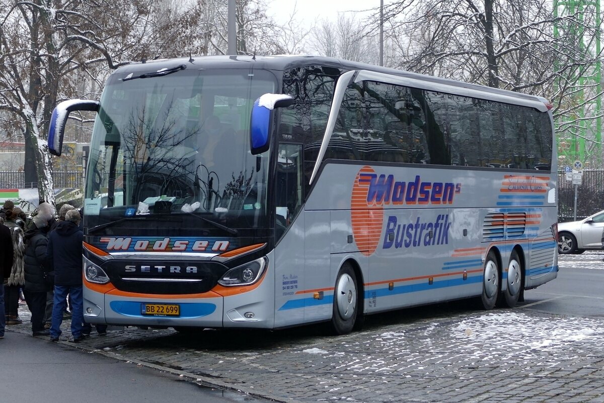 Setra S 516 HDH_ Madsen's Bustrafik, DK. Berlin im Dezember 2021.