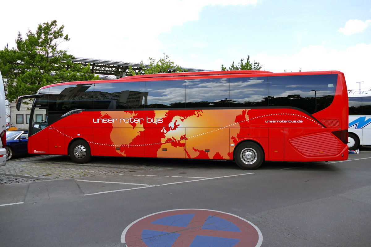 Setra S 516HD 'unser roter bus' Berlin /Hardenbergplatz im Juli 2017.