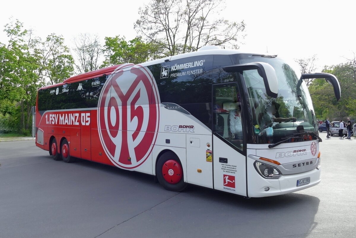 Setra S 517 HD, Bohr Omnibus GmbH, Mannschaftsbus des 1.FSV Mainz 05. Berlin am 07.05.2022.