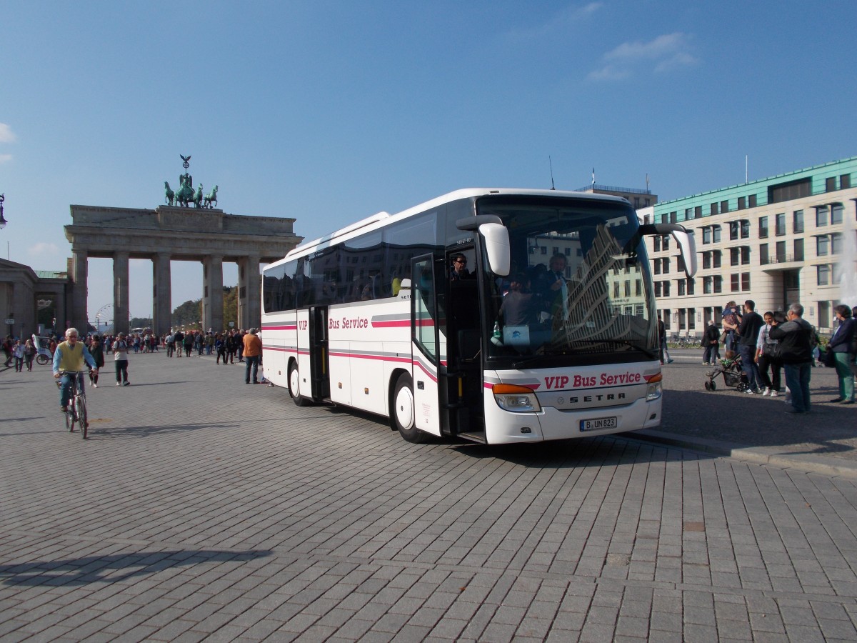 SETRA S415 GT-HD,am 05.Oktober 2014,vor dem Brandenburger Tor in Berlin.