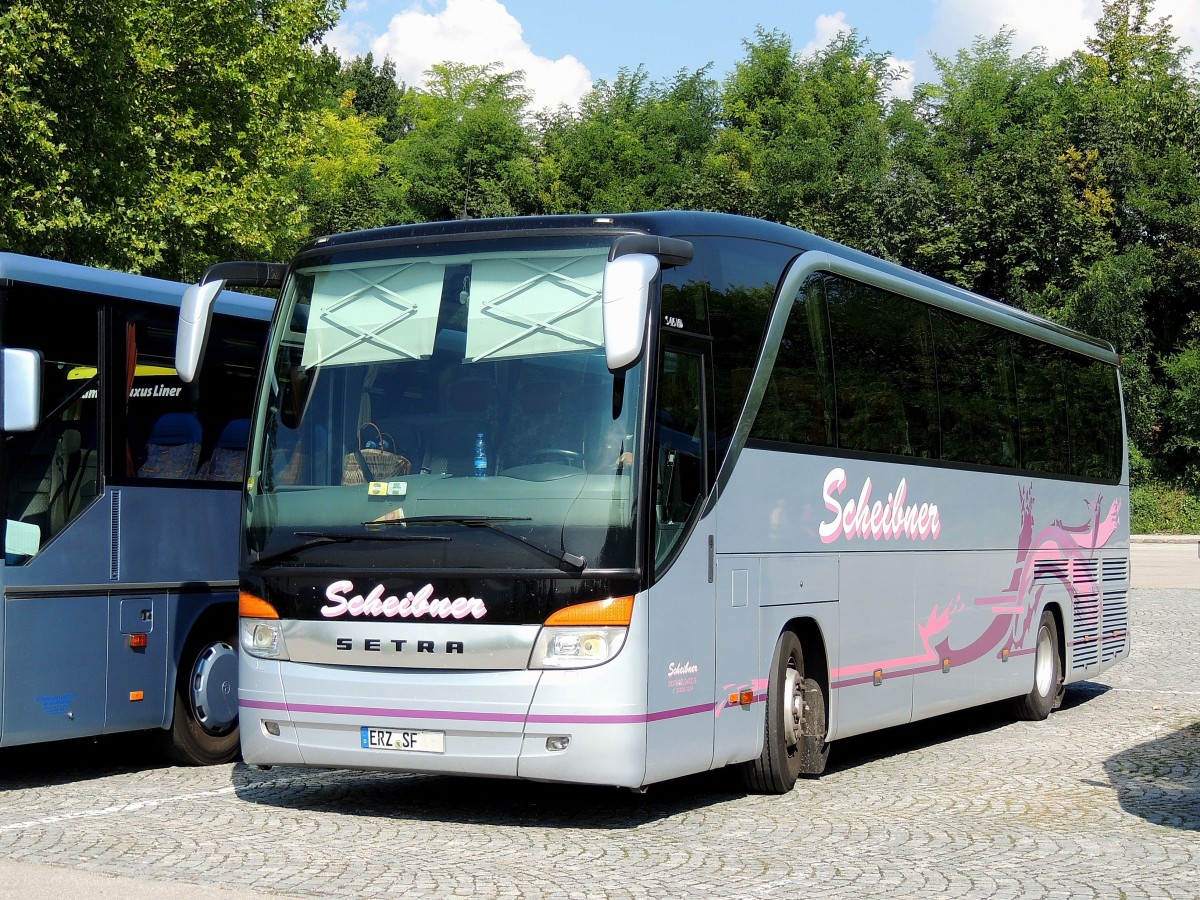 SETRA S415HD von Scheibner-Reisen am Busparkplatz des Stiftes Melk; 130830