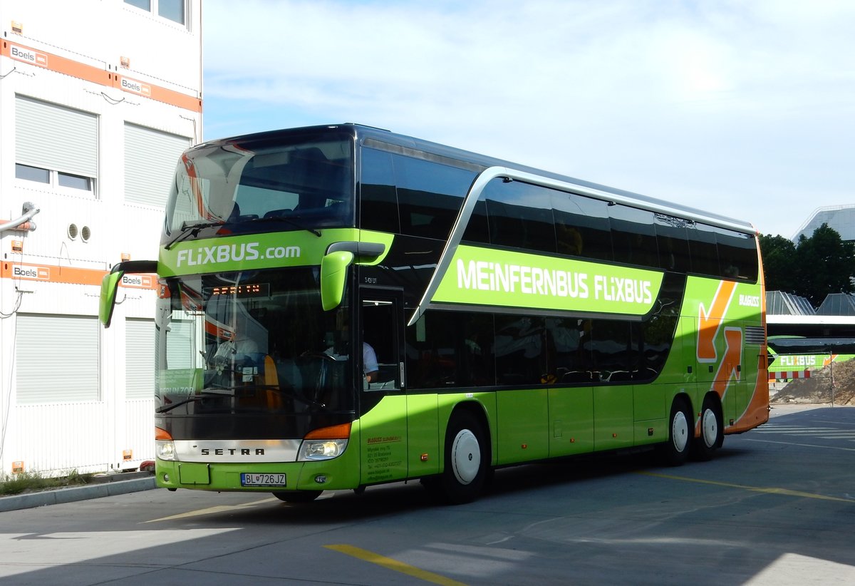 Setra S431 DT am 23.05.18 am ZOB Berlin.