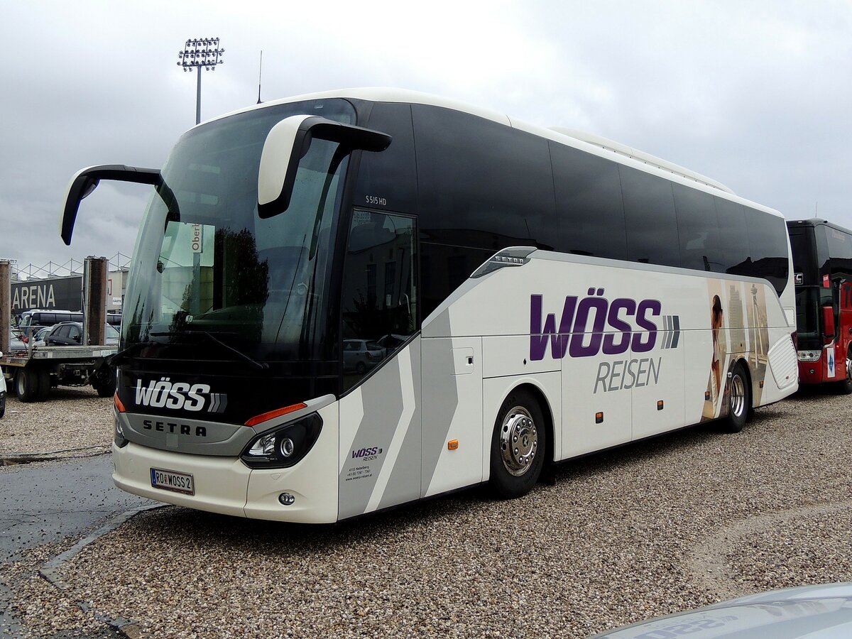 SETRA S515HD von WÖSS-Reisen hat Fußballfans zur keine Sorgen Arena nach Ried gebracht; 221002