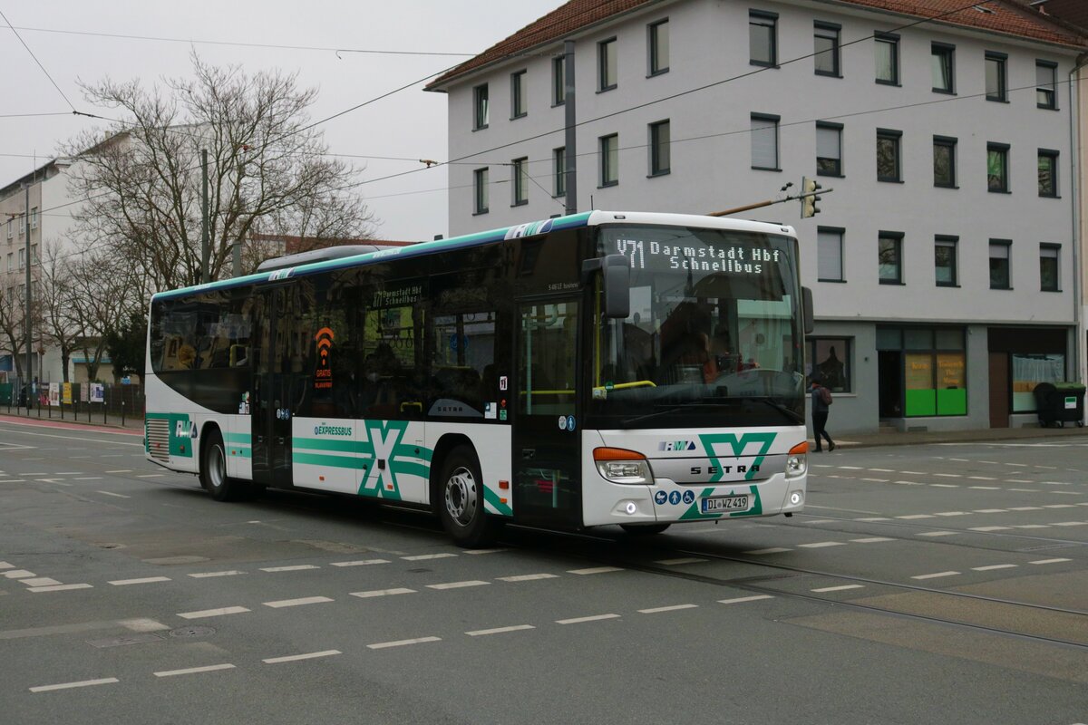 Setra Überlandbus als RMV Linie X Schnellbus am 17.03.22 in Darmstadt