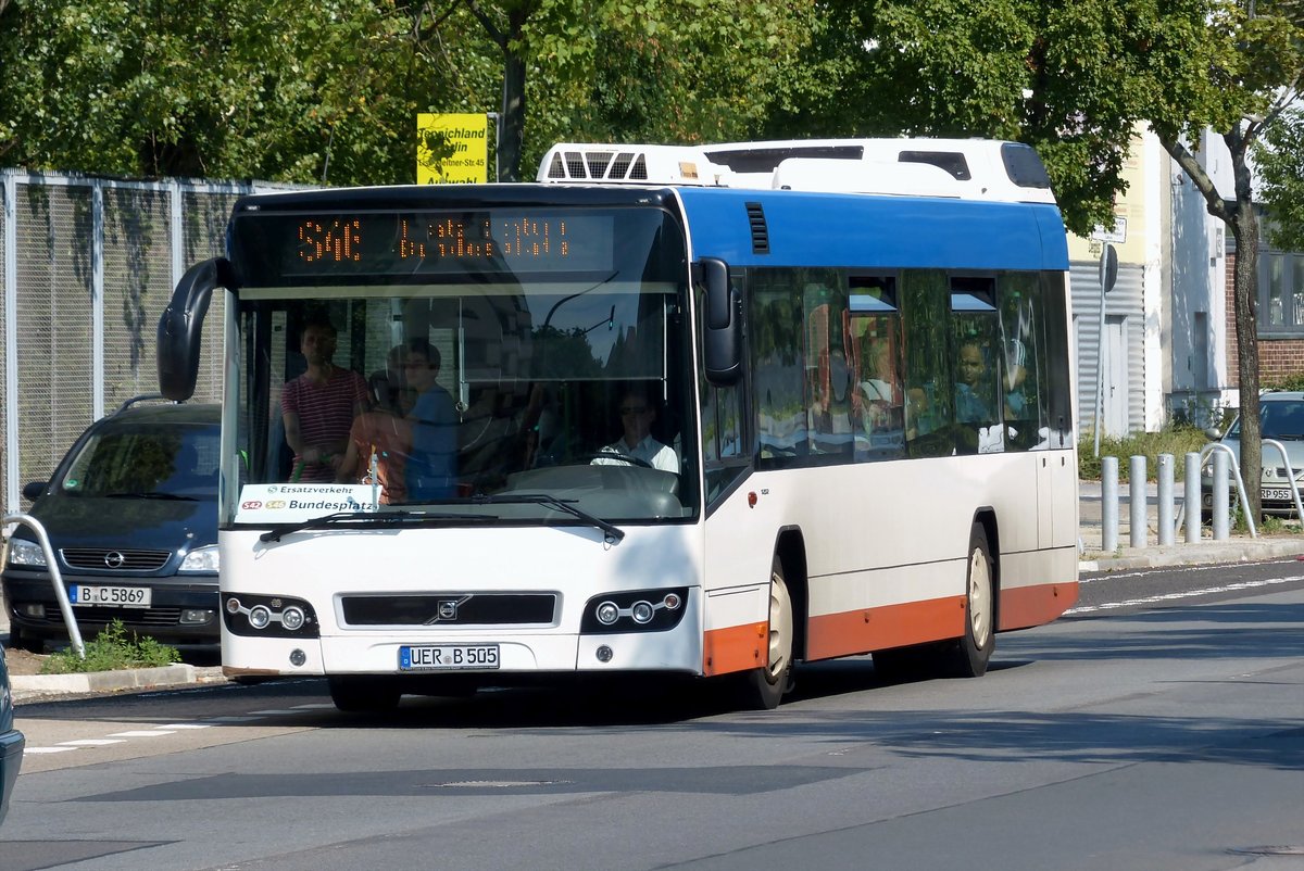 SEV Berlin der S-Bahn Berlin mit dem Volvo 7700, UER-B 505,  von Uecker-Randow urb. Archivfoto, Berlin, bereits im August 2015.