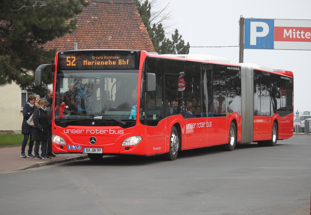 SEV Bus für die S-Bahnlinie 1,2 und 3 von Warnemünde nach Rostock-Marienehe am 23.03.2019 in Warnemünde.