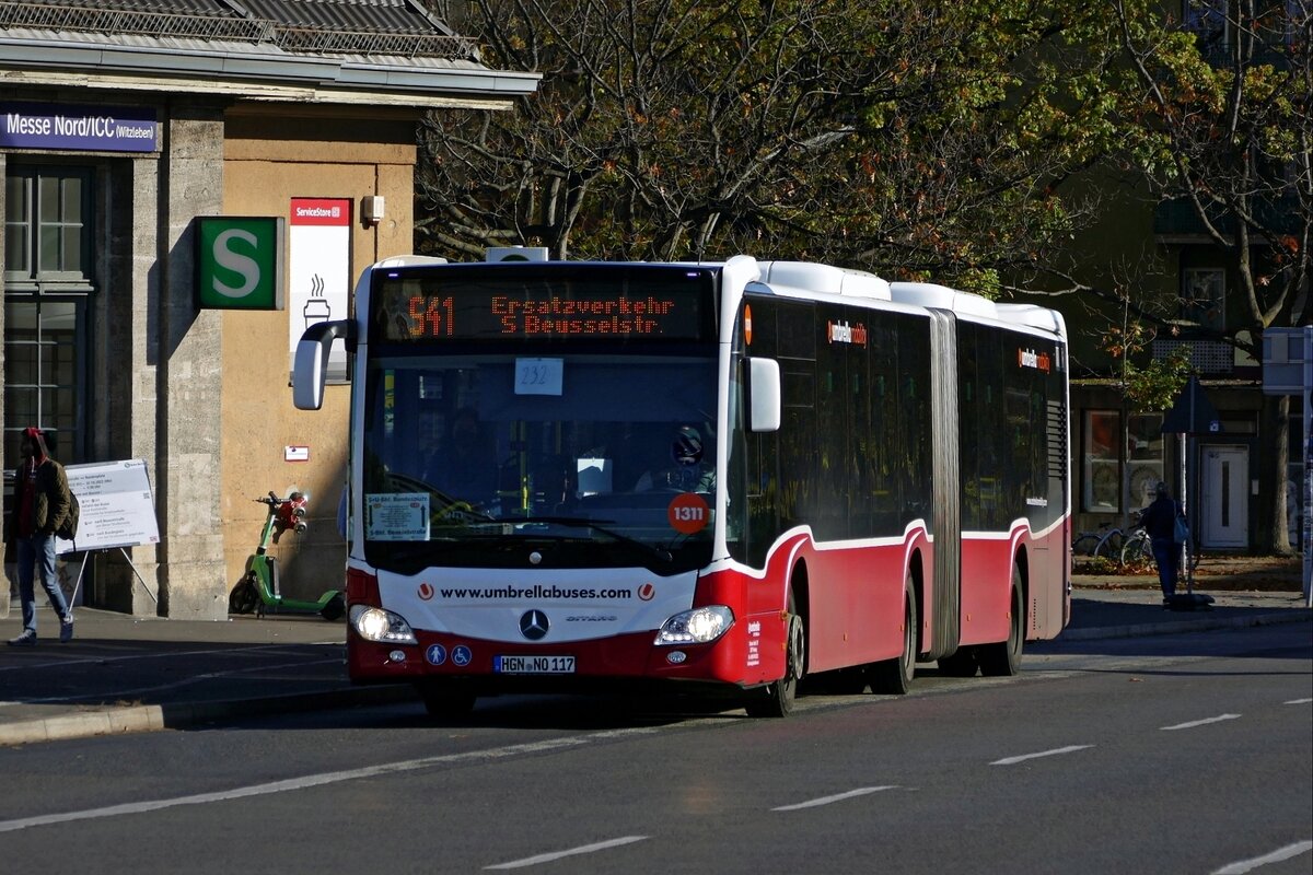 SEV Ersatzverkehr der S Bahn Berlin (S41) mit dem Mercedes-Benz Citaro C2 G (ex. Wien) von Umbrella Coach & Buses. Berlin S Bahn Messe-Nord ICC im Oktober 2022.