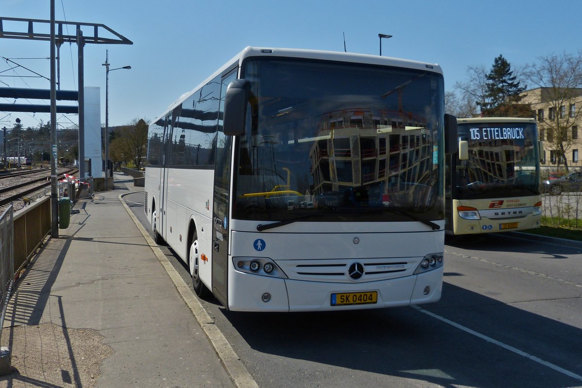 SK 0404, Mercedes Benz Intouro, gesehen am Bahnhof in Ettelbrück.  17.04.2021
