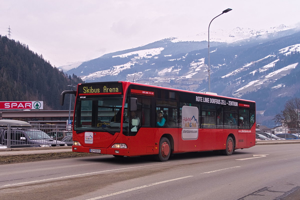 Skibus Zillertal Arena Rote Linie von Huber Reisen, SZ-130EP, in Zell am Ziller, Rohrerstraße. Aufgenommen 2.3.2019.