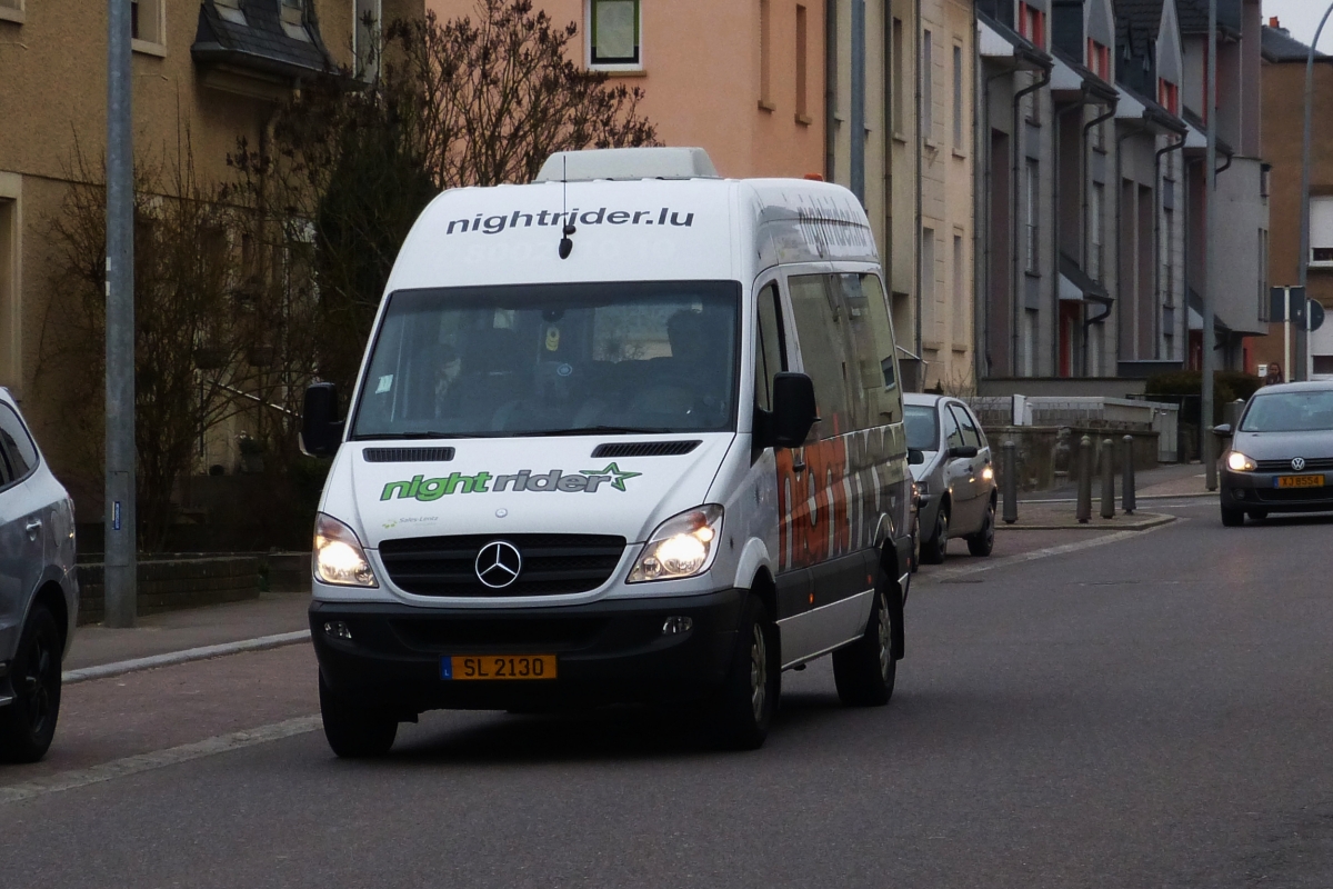 SL 2130, Mercedes Benz Sprinter von Sales Lentz, in Bettemburg unterwegs. 05.04.2013

